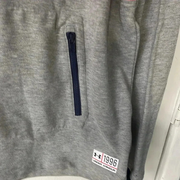 Underarm-our golden age crew sweatshirt - Picture 6 of 11